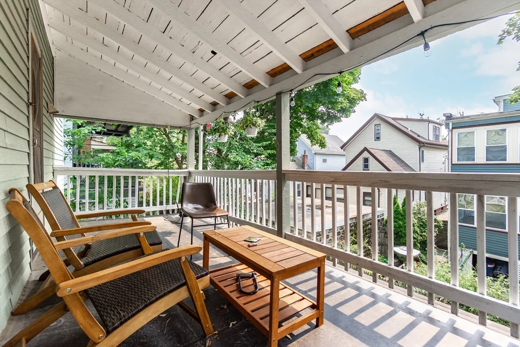 24 Aberdeen Rd, Powder House Square