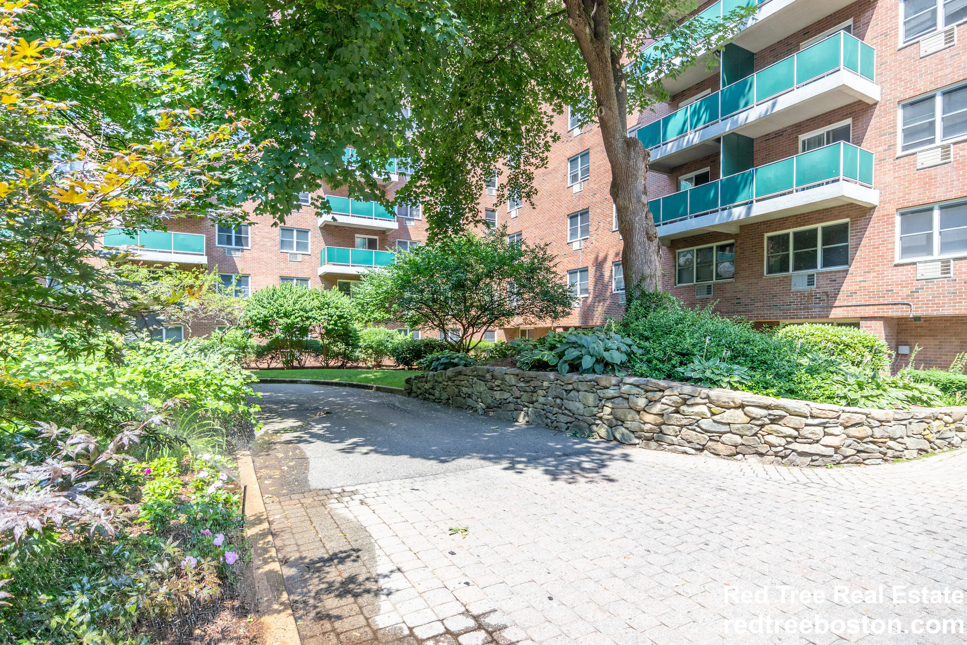 175 Freeman St, North Brookline