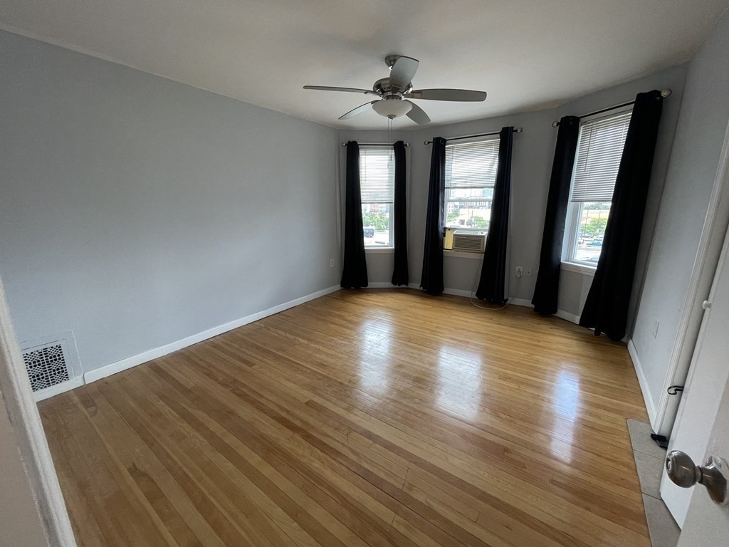 9 Maine Ave, East Somerville