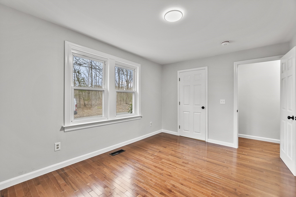 138 Walker Rd, Shirley