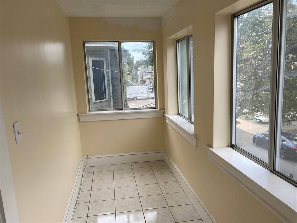 36 Windsor Rd, Davis Square