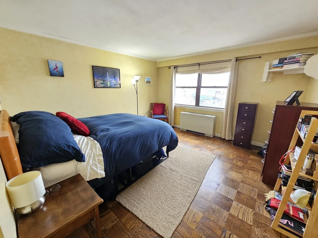 8 Whittier Pl, West End