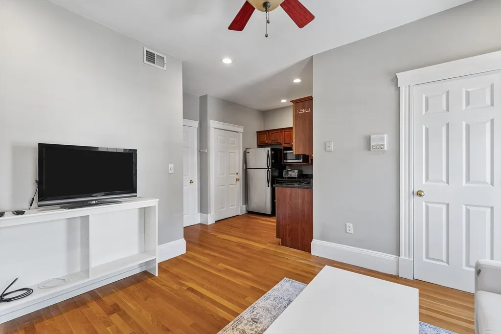 177 West Sixth St, South Boston