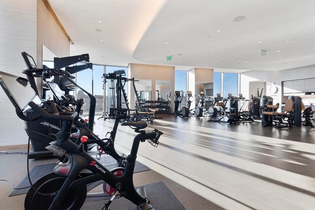 1 Dalton St, Back Bay