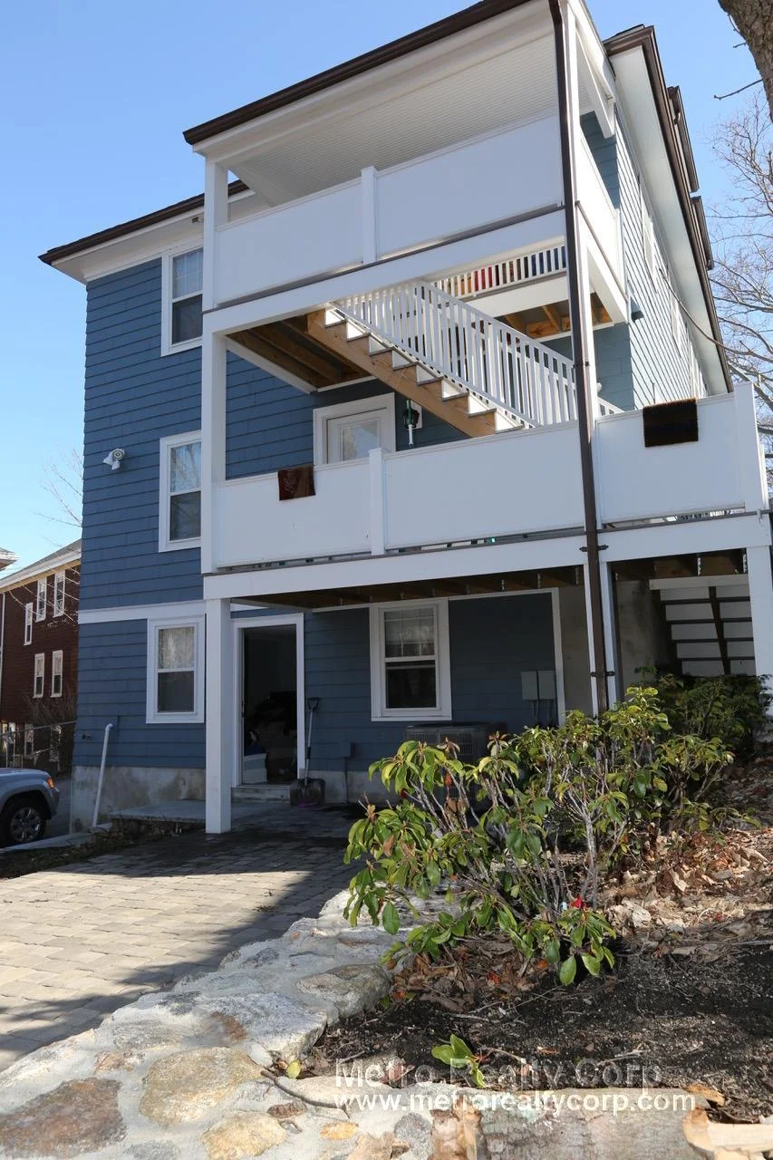 7 Acron Rd, Brookline Village