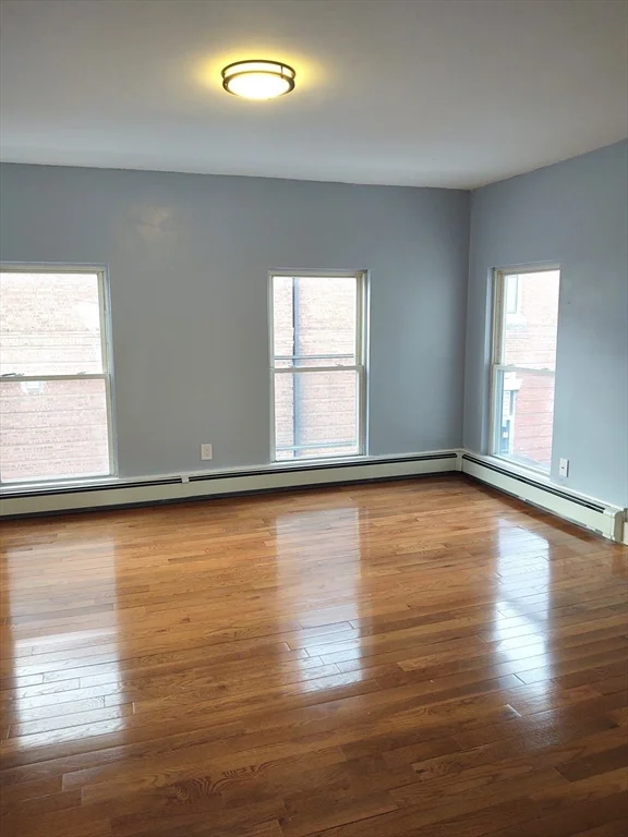 96 Pleasant St, Marlborough