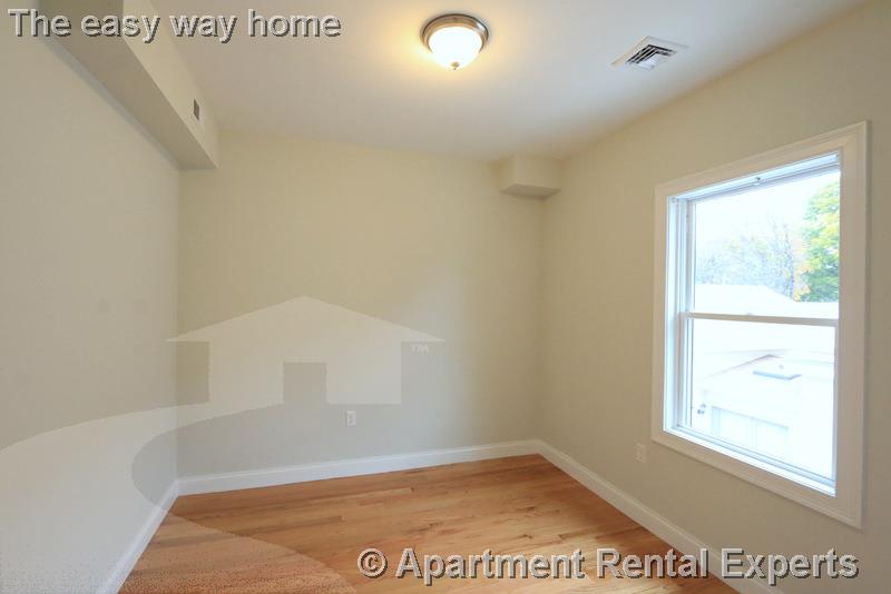 29 Elmwood St, Davis Square