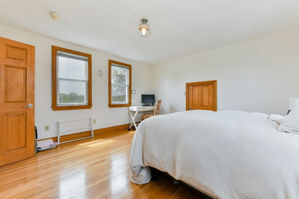 33 Farragut Aveune, West Somerville