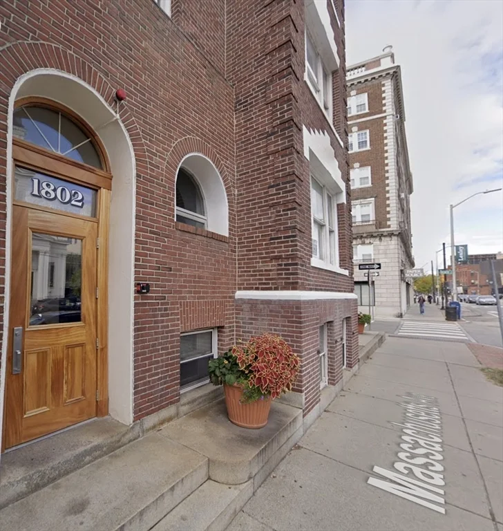 1802 Massachusetts Ave, Neighborhood Nine