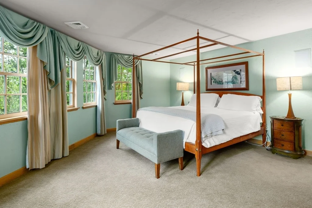 85 Gate House Rd, Chestnut Hill
