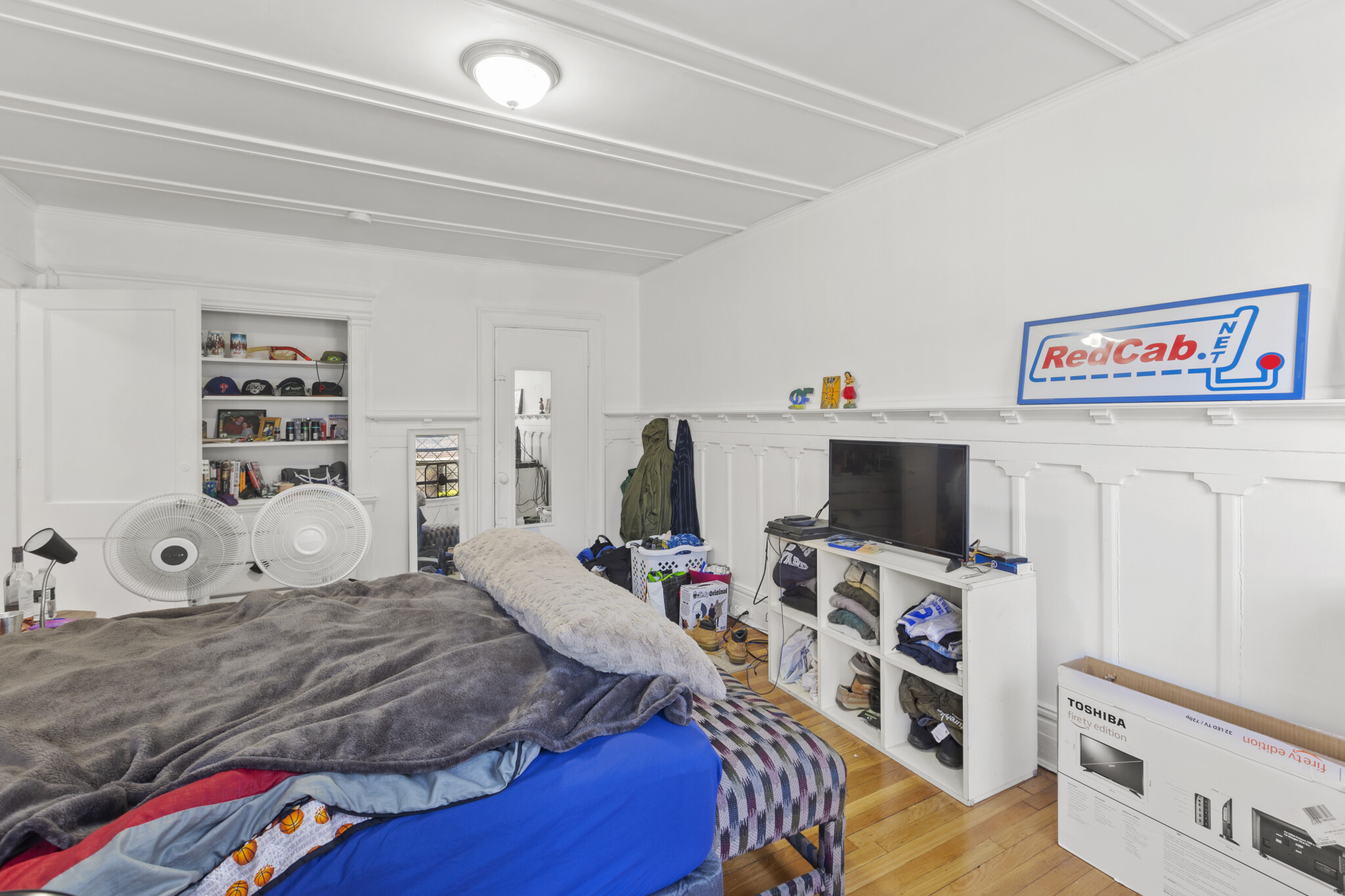 1462 Commonwealth, Brighton