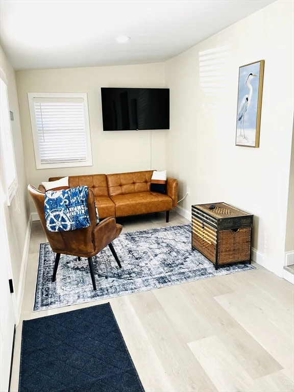 21 Hillside Ave, Swansea