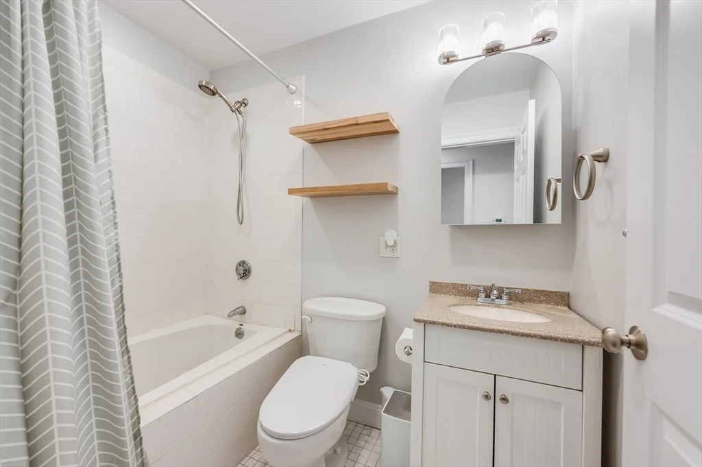 110 N St, South Boston