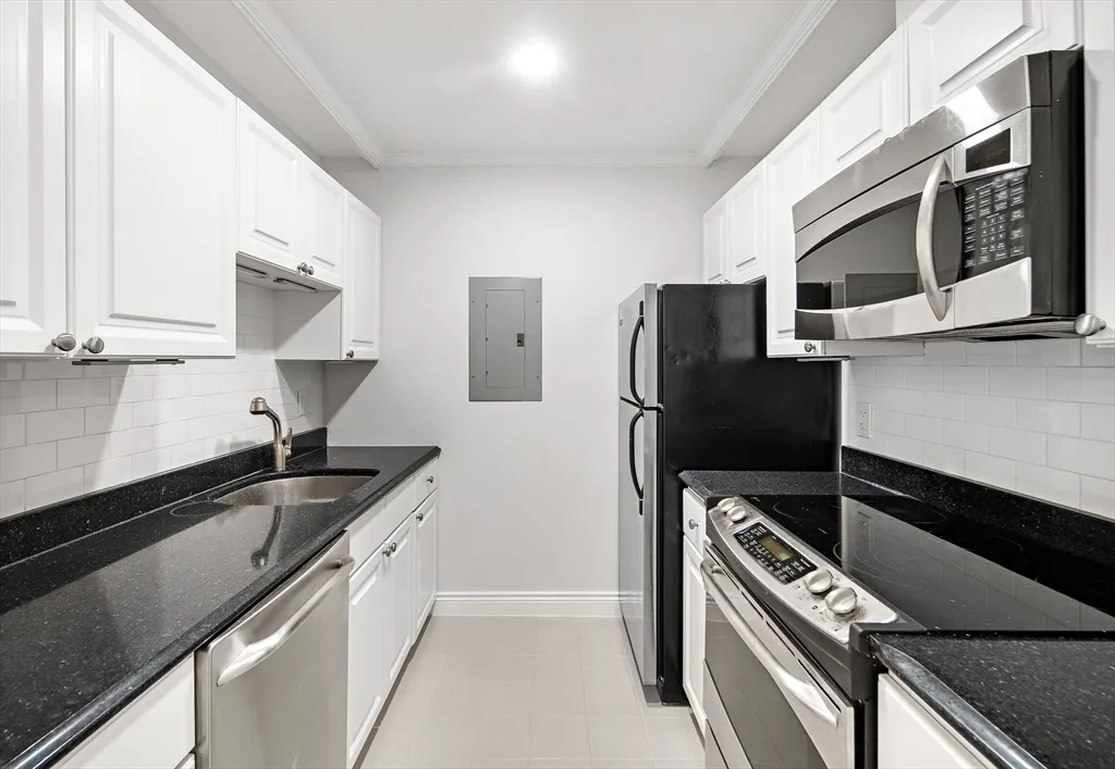 4 Charlesgate E, Back Bay