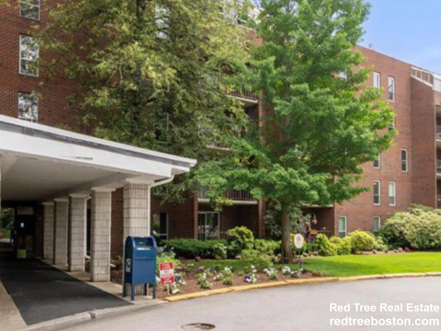 50-56 Broadlawn Park, Chestnut Hill