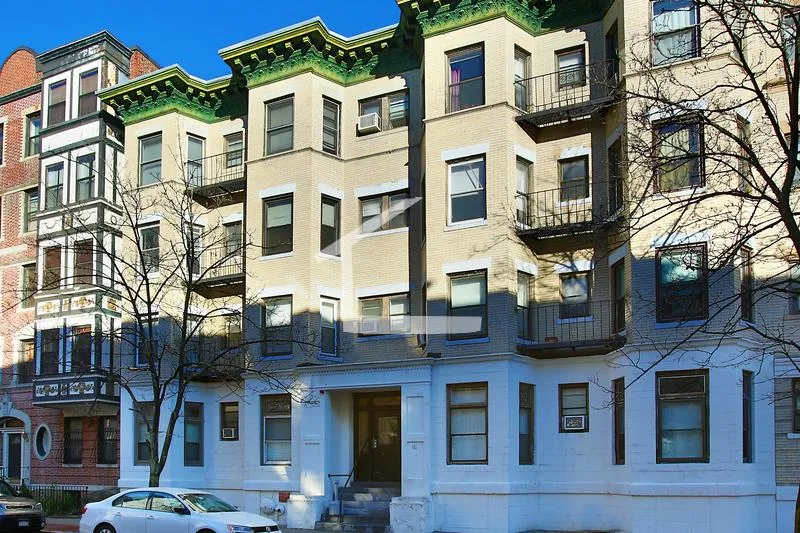 65 Burbank St, Fenway