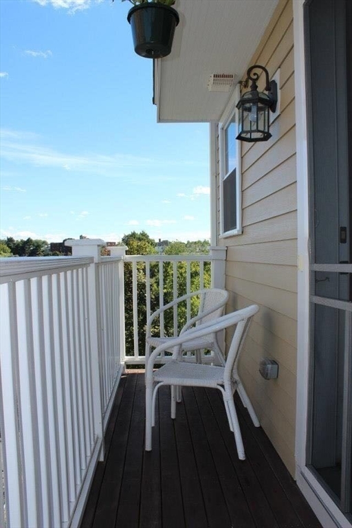 75 Brackett St, Quincy