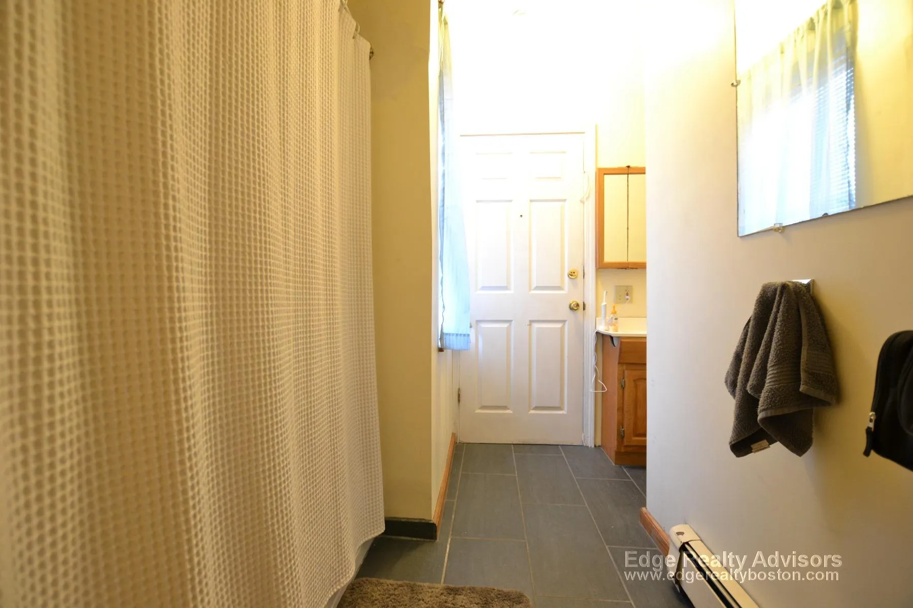 551 Washington St, Oak Square