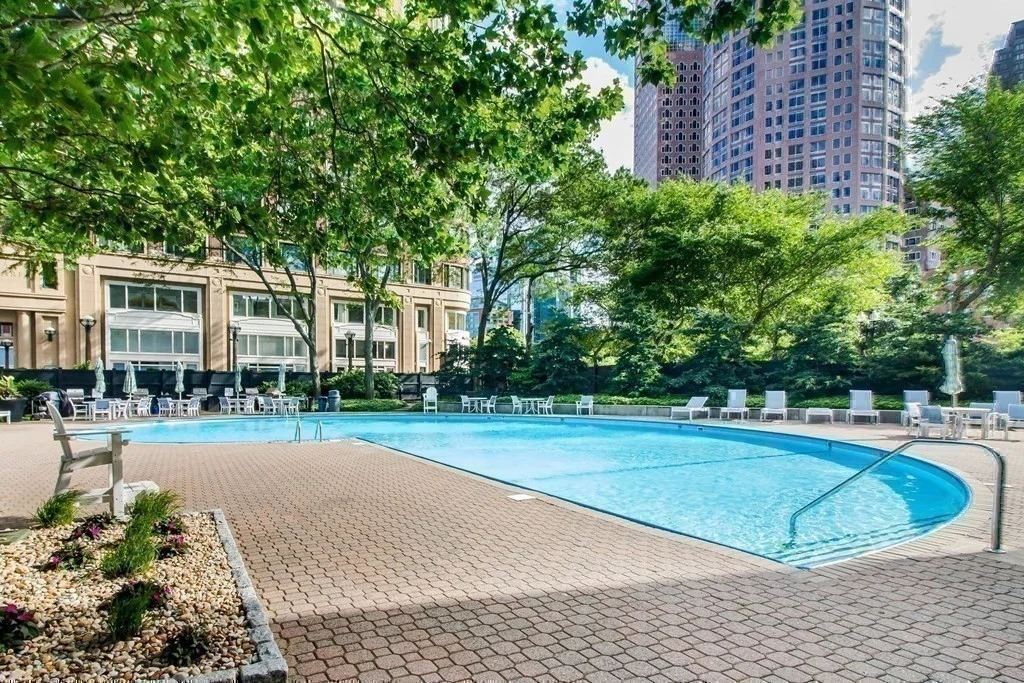 85 E India Row, Waterfront