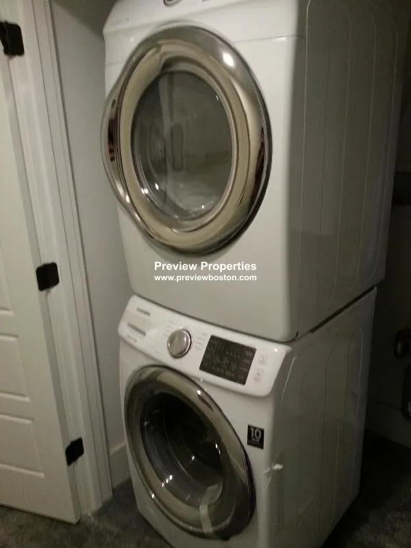 84 Linden St, Allston