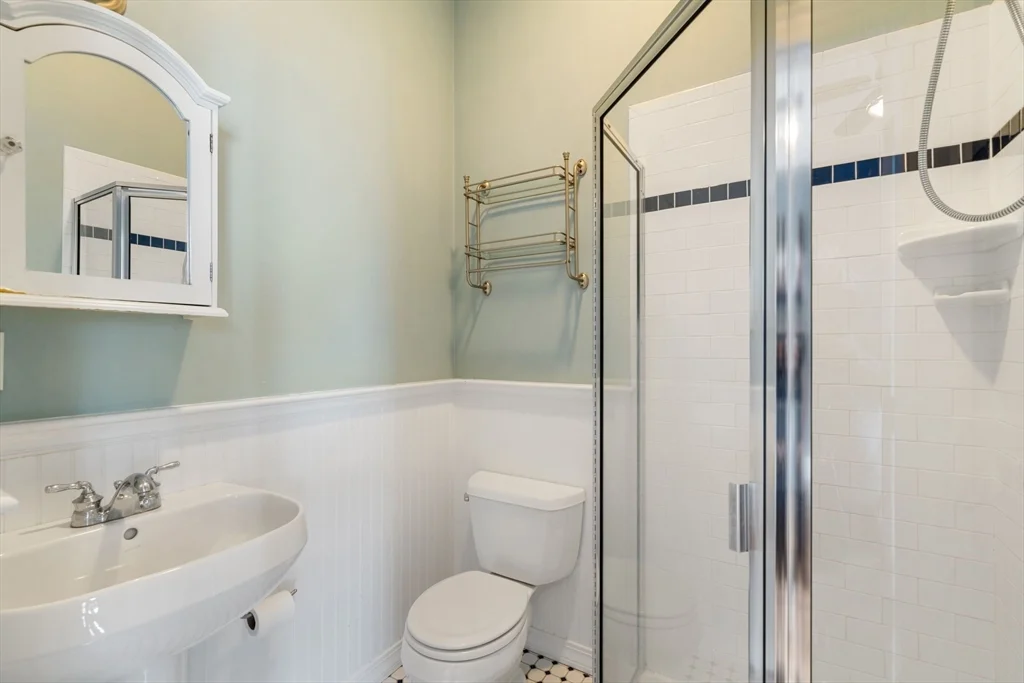 118 Perkins St, East Somerville