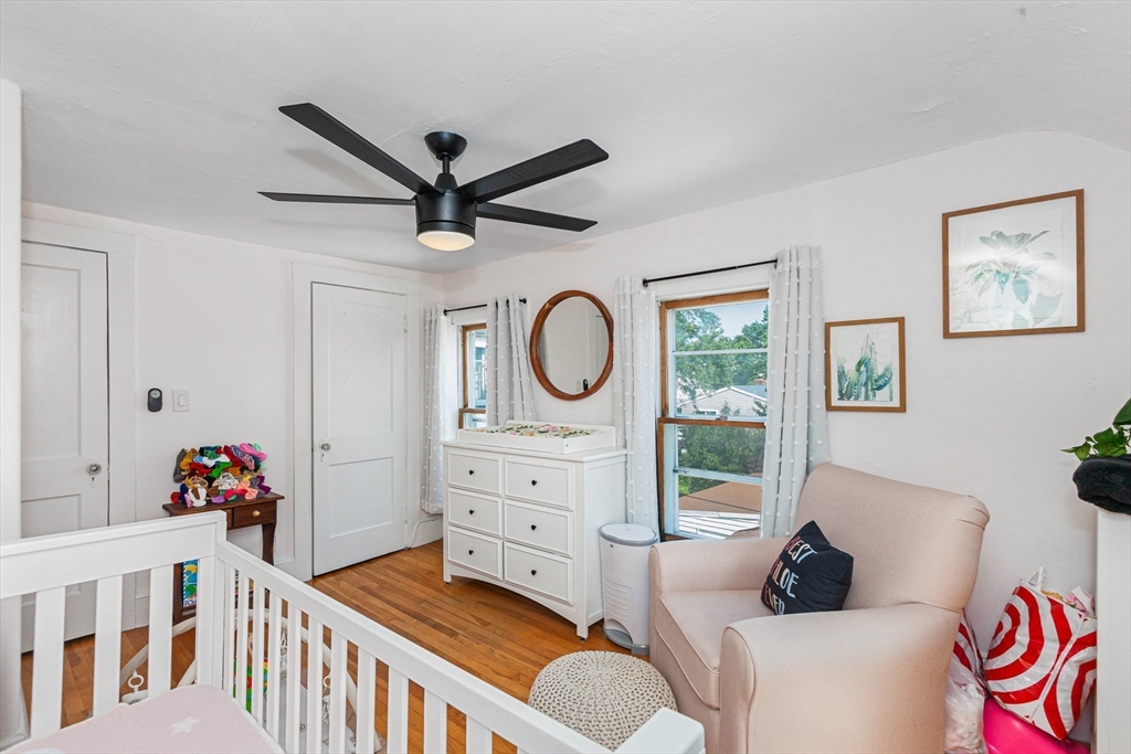 1079 Shirley St, Point Shirley