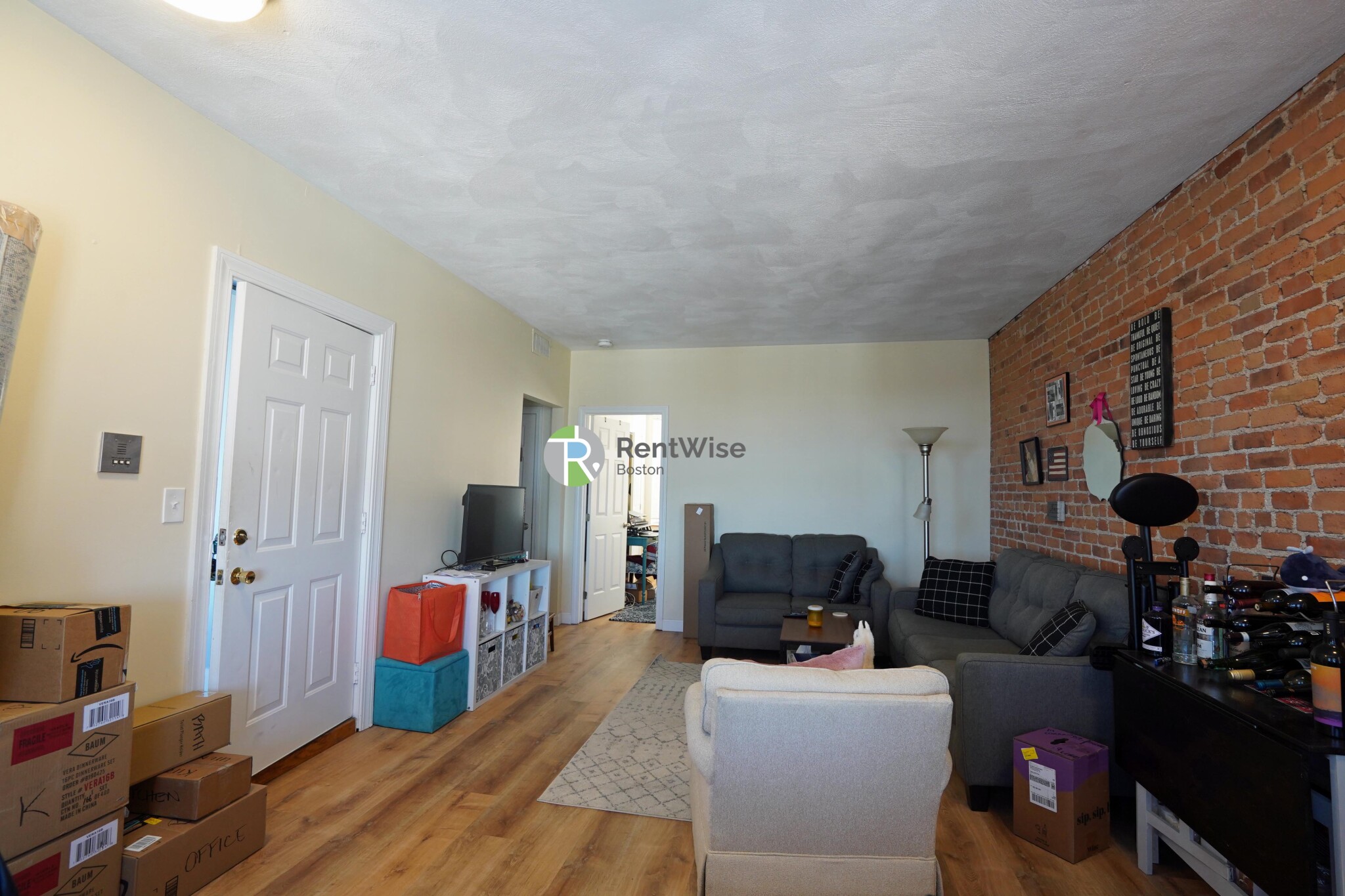 14 Lorraine Ter, Allston