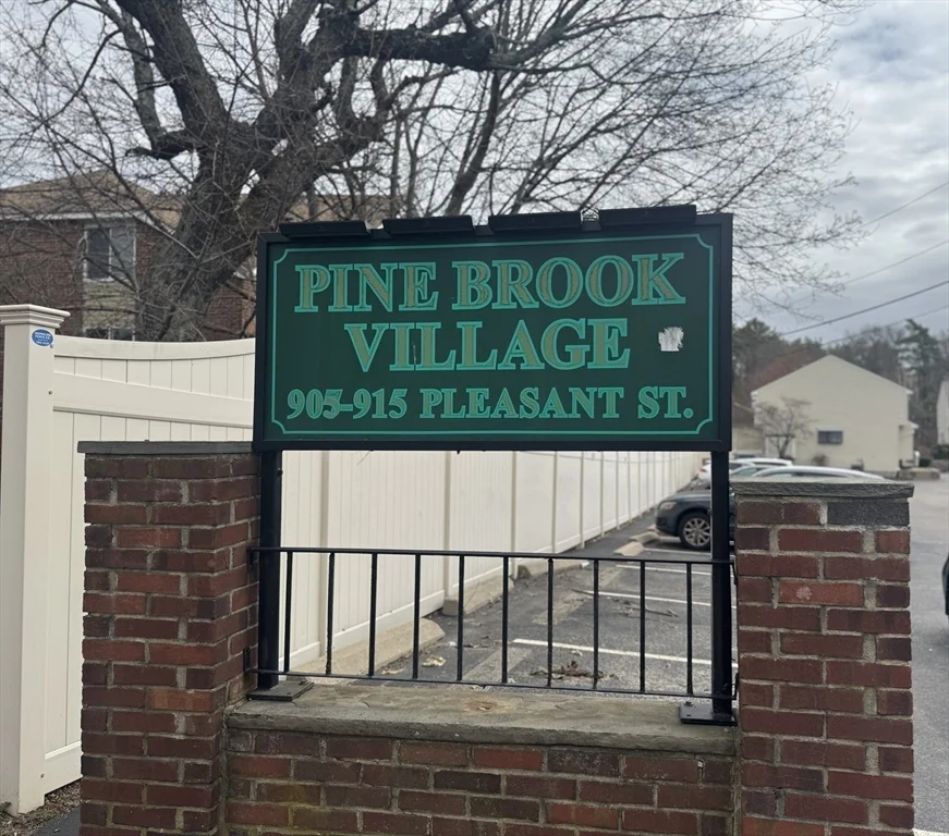 909 Pleasant St, Weymouth