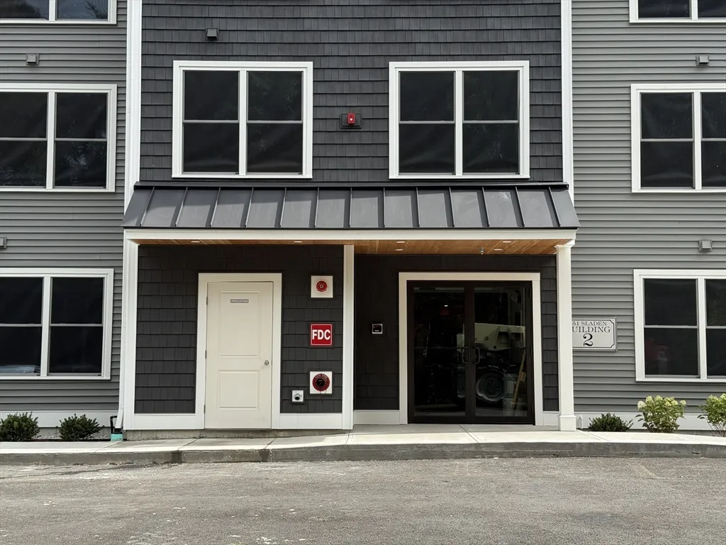 251 Sladen St, Dracut