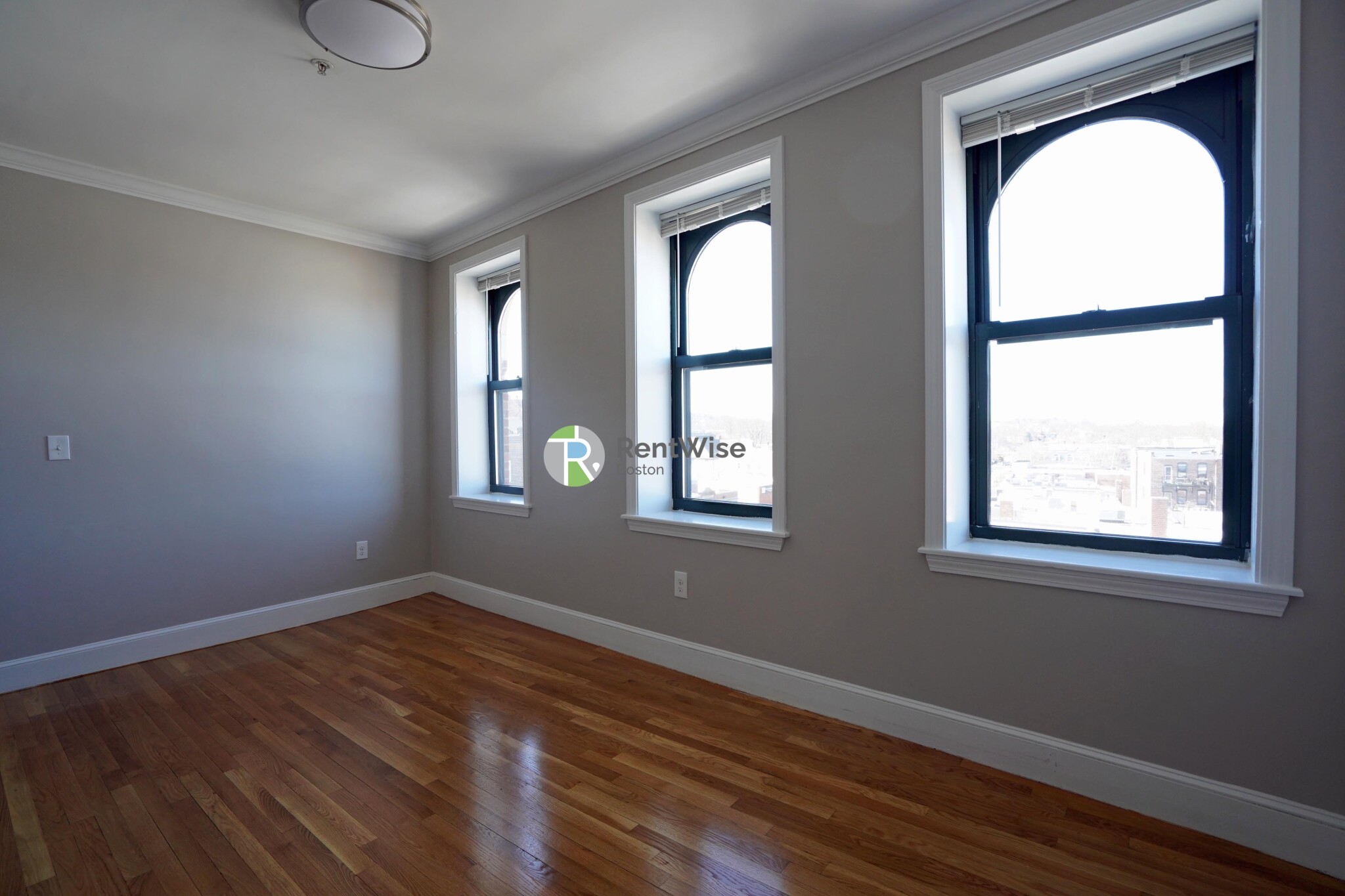 365 Washington St, Brighton