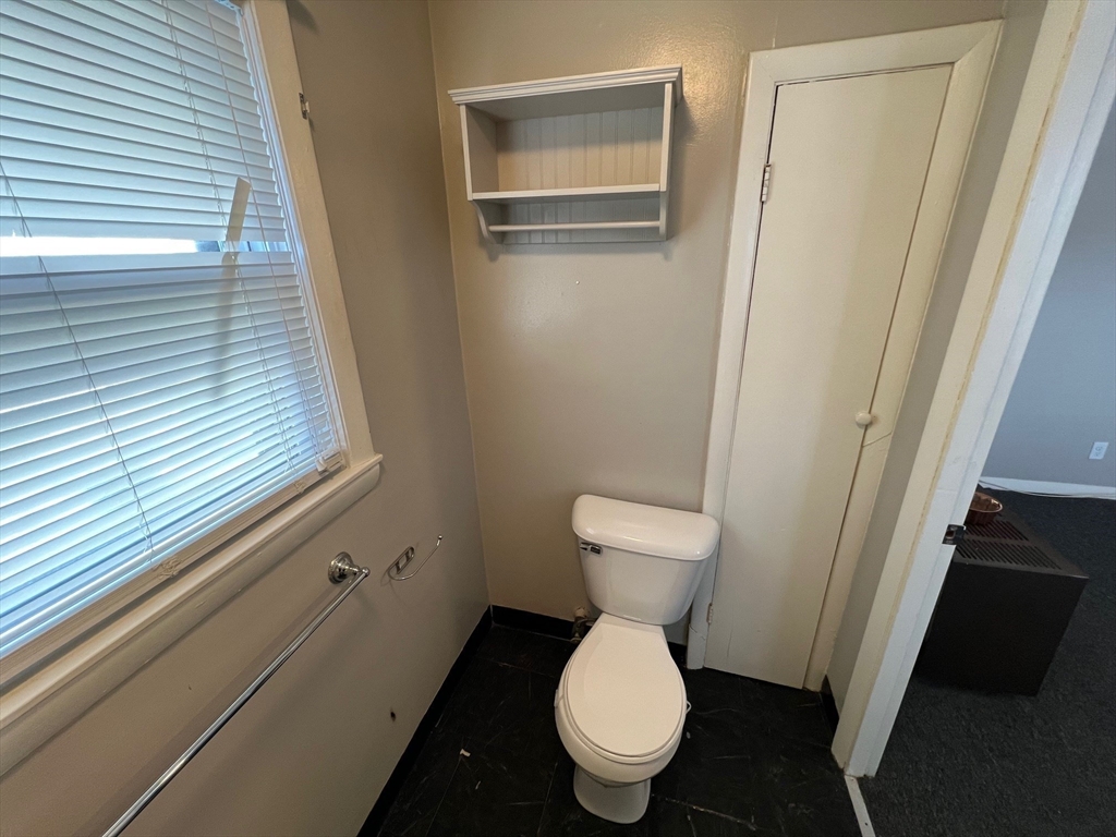 64 Hunter St, Fall River