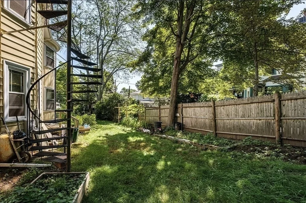 161 Walnut St, Newtonville