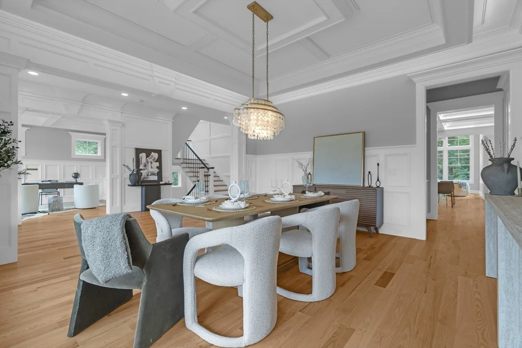 18 Sprague Rd, Wellesley Hills