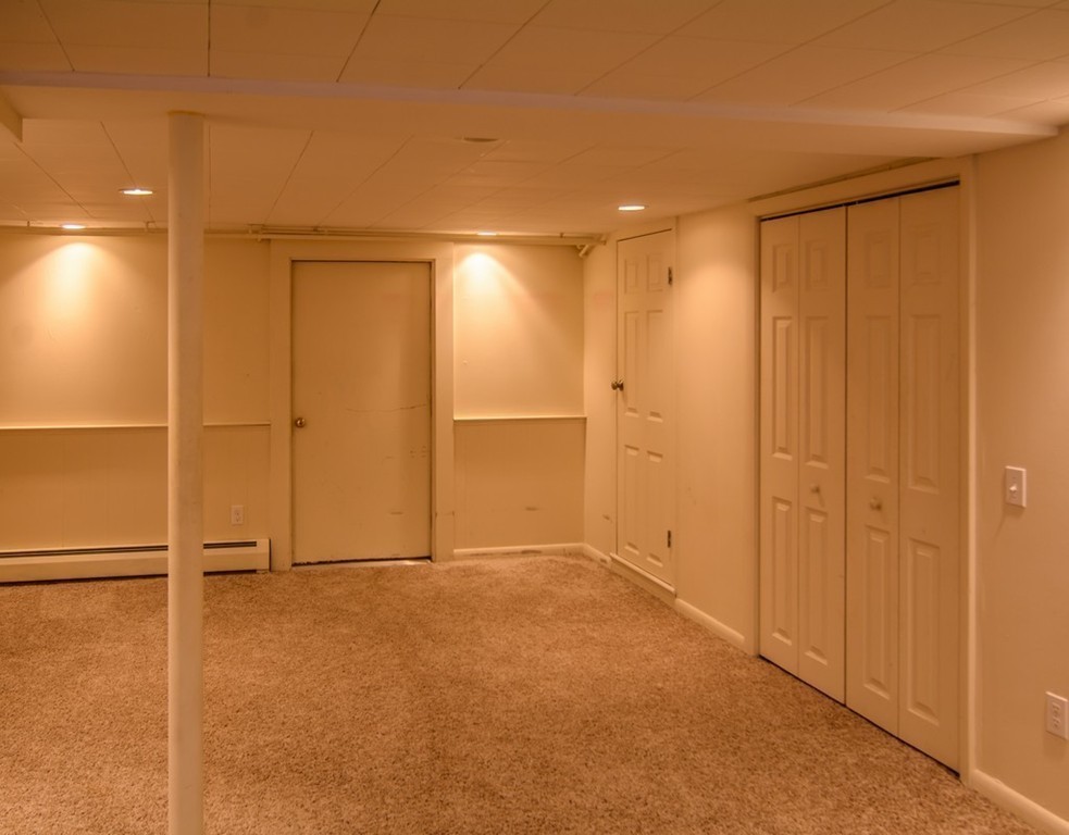 253 W Main St, Westborough