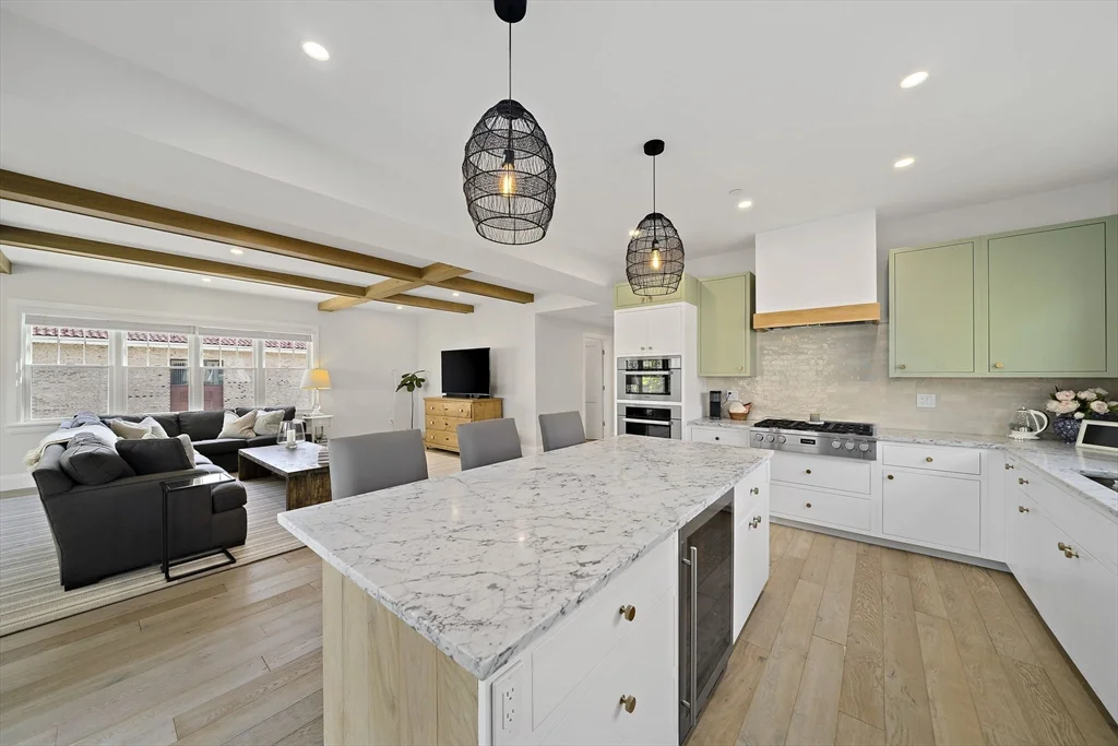 144 Linden St, Wellesley