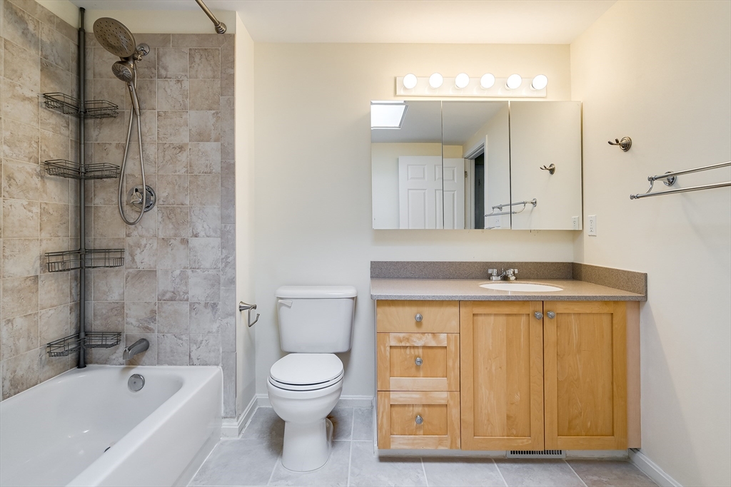 210 Broadway, Everett