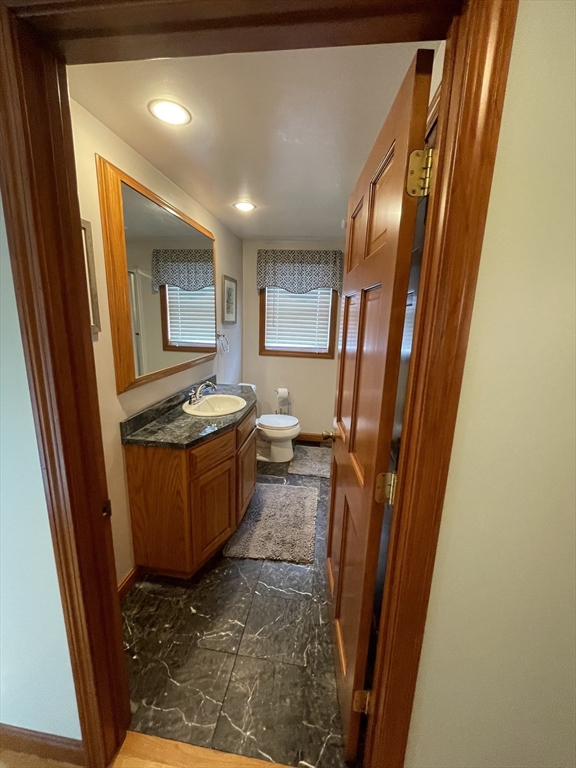 871 King St, Fall River