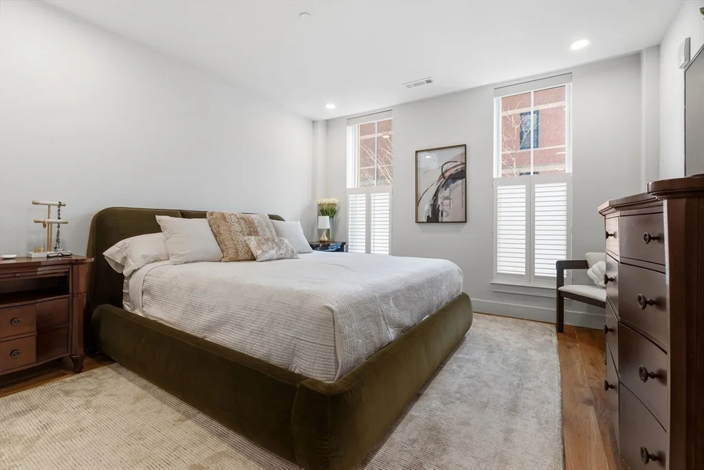 566 Columbus Ave, South End