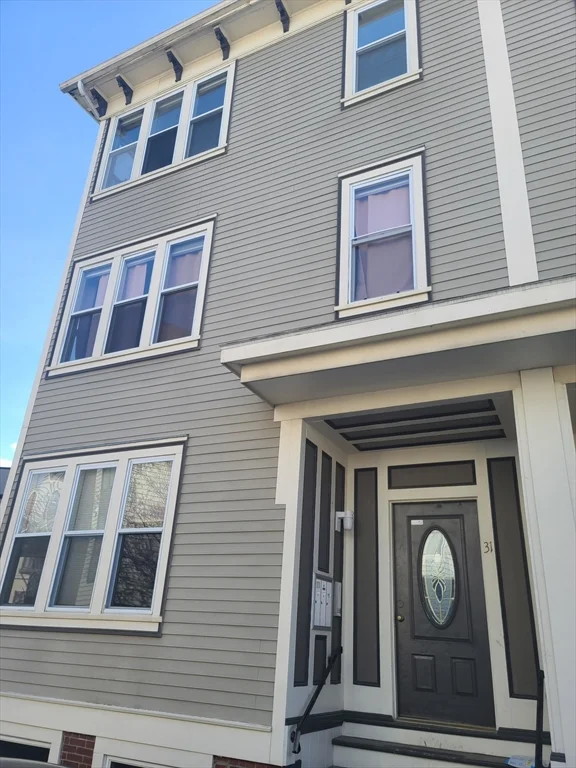 31 Jenkins St, South Boston