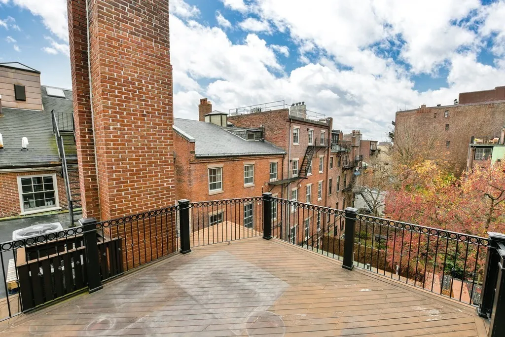 48 Mount Vernon St, Beacon Hill