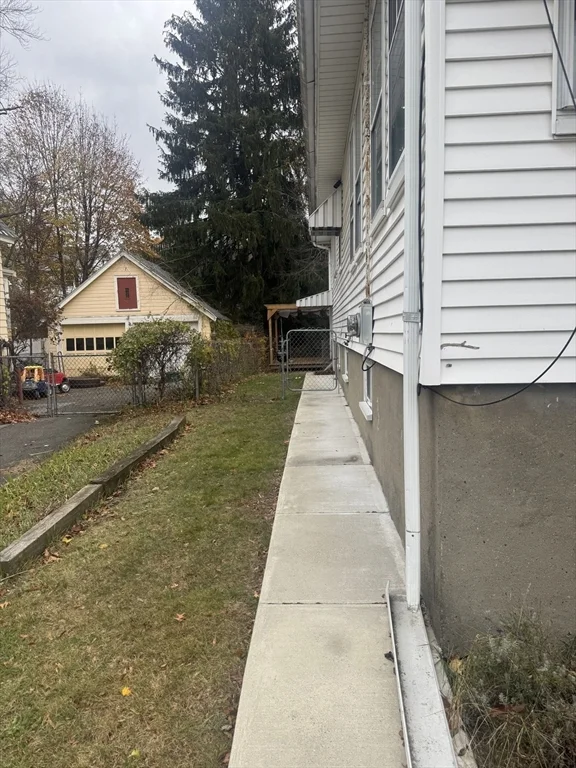 29 Brewster St, Medford