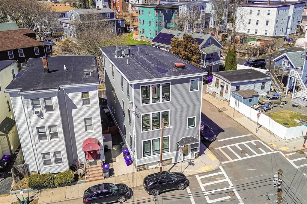 17 Chestnut Ave, Jamaica Plain