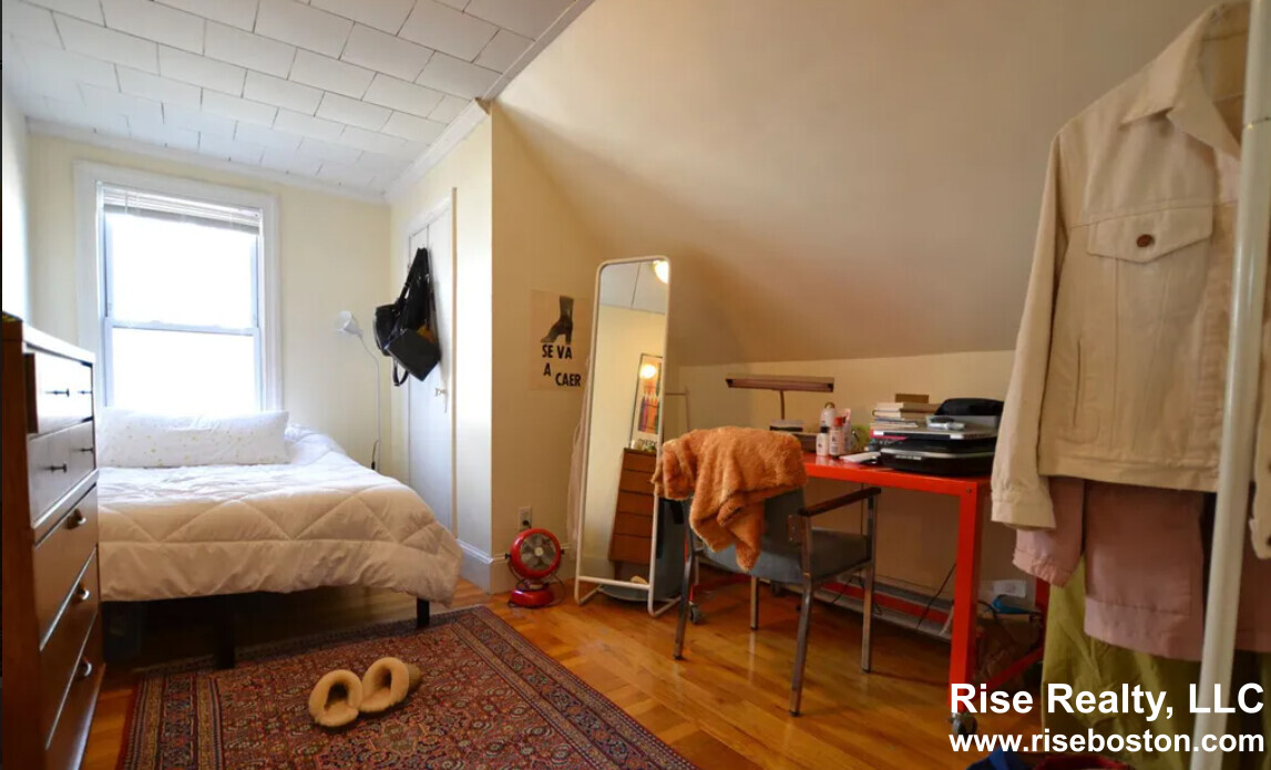 50 Brainerd Rd, Brighton