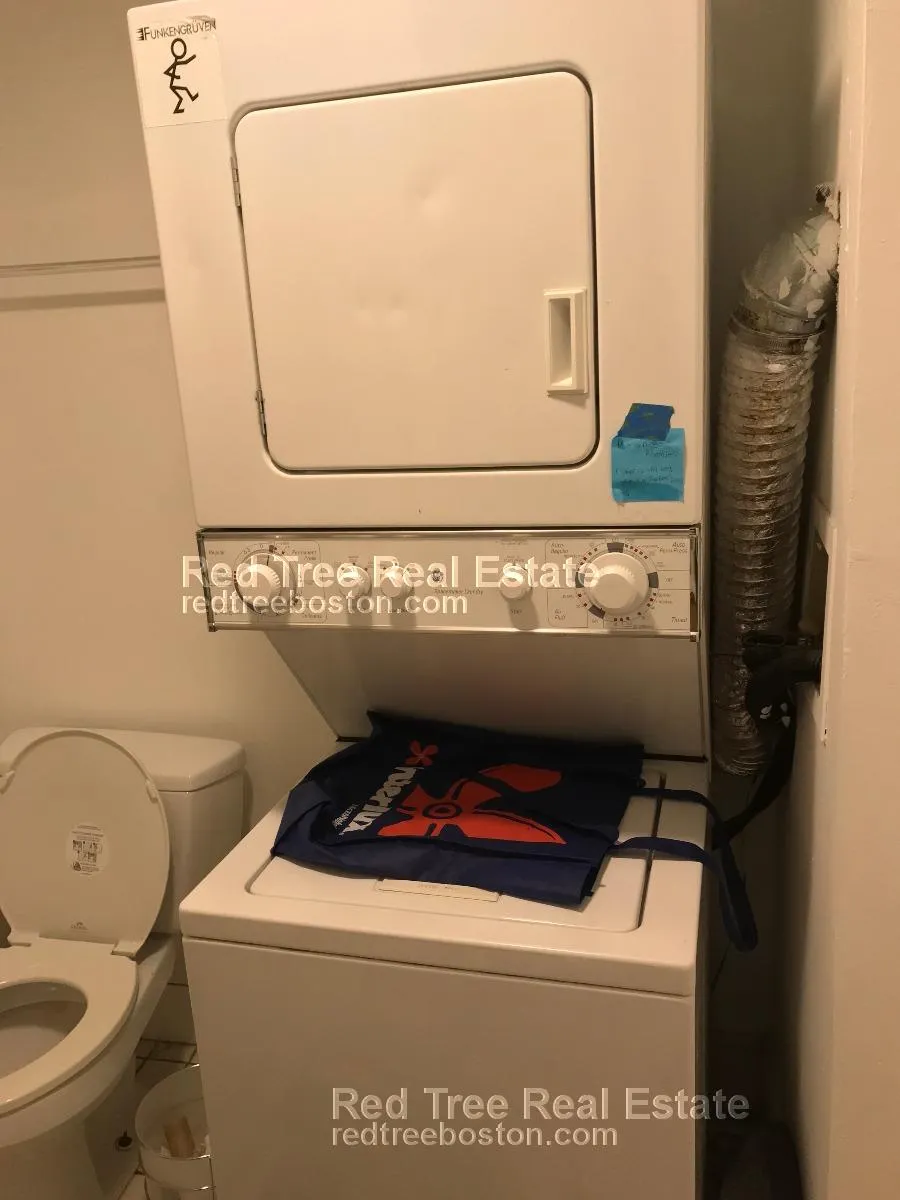 878 Huntington Ave, Mission Hill