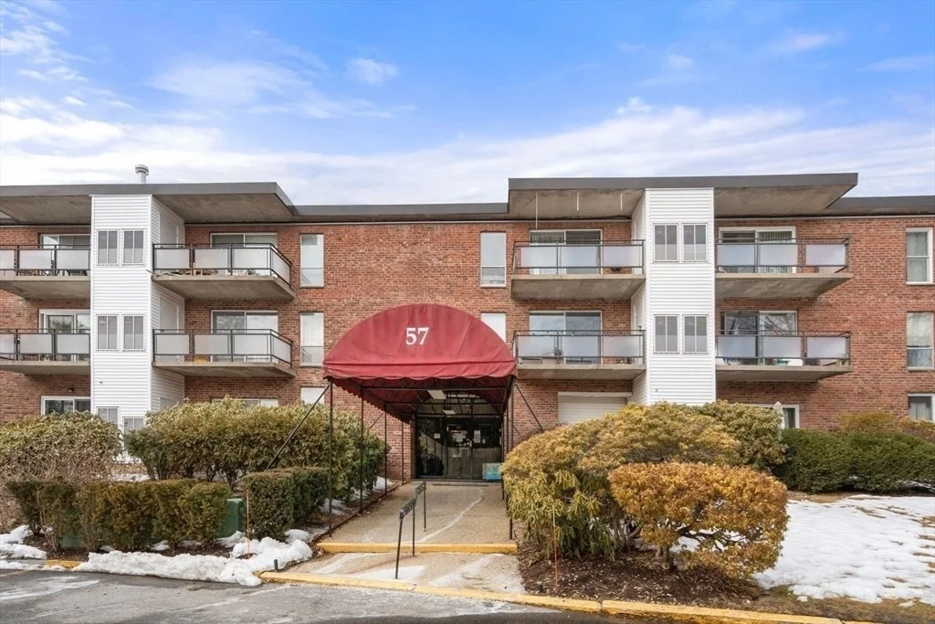 57 Broadlawn Park, Chestnut Hill
