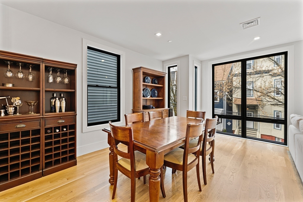 8 Mercer St, South Boston