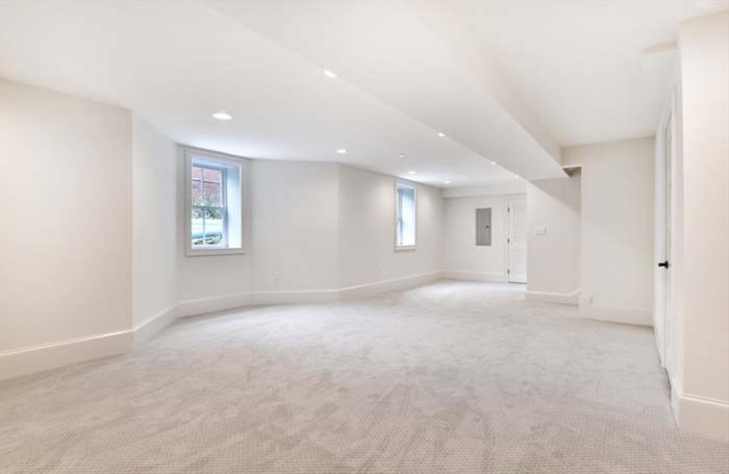 44 Evergreen St, Jamaica Plain