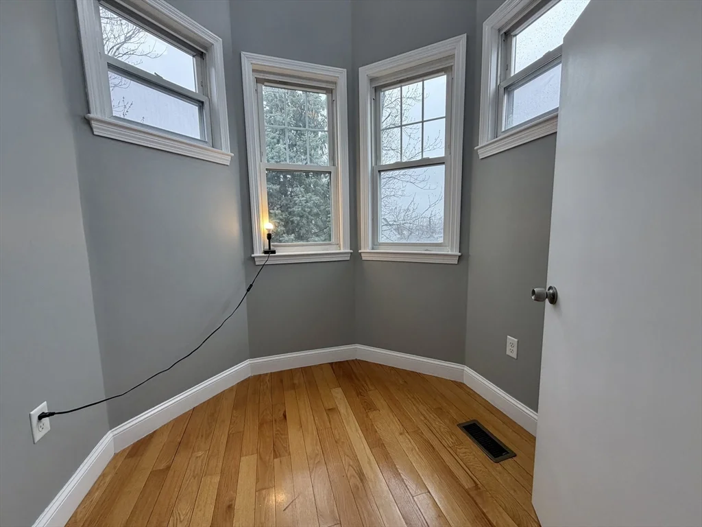 786 Moody St, Waltham