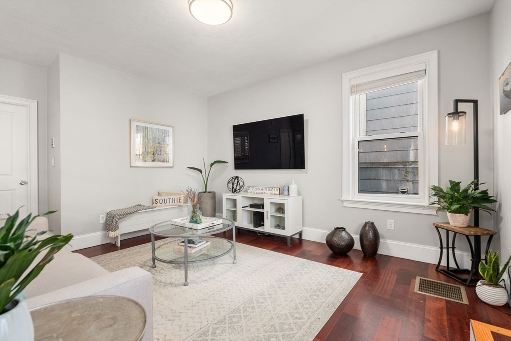 417 E 7th St, South Boston