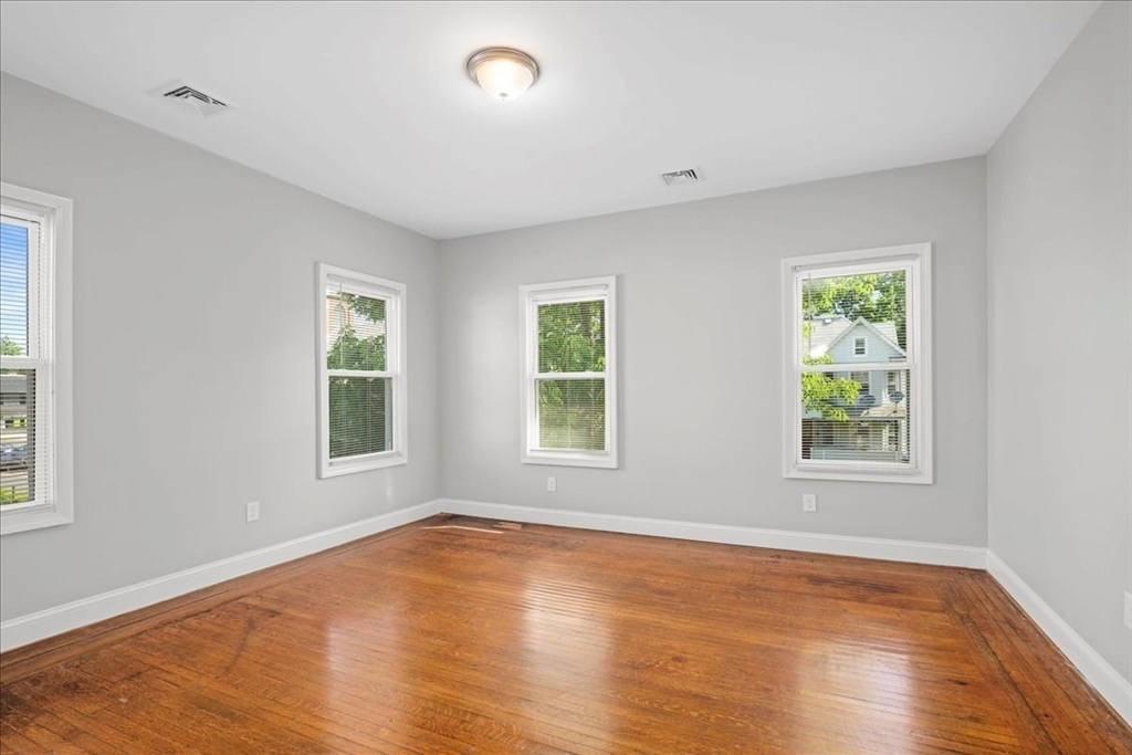 480 White St, Springfield